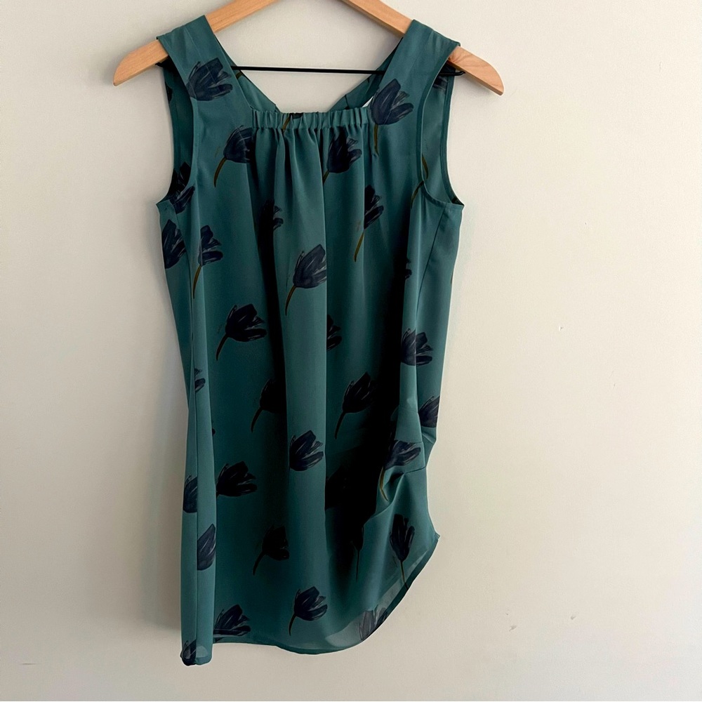 CAbi Tulip #984 Back Tie Pullover Sleeveless Chiffon Tunic Top Blouse. Size XL